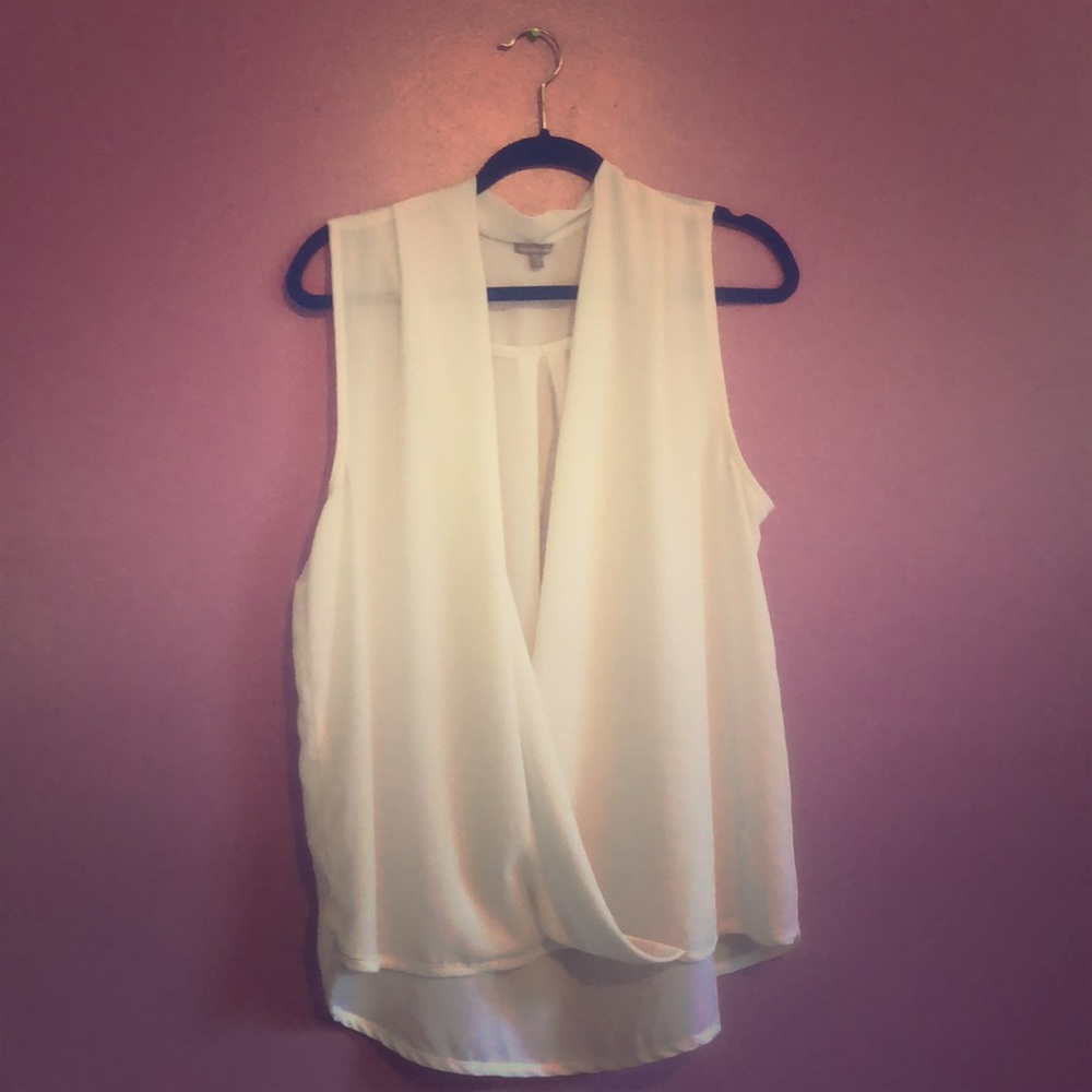 WHITE CHARLOTTE RUSSE V NECK BLOUSE TANK